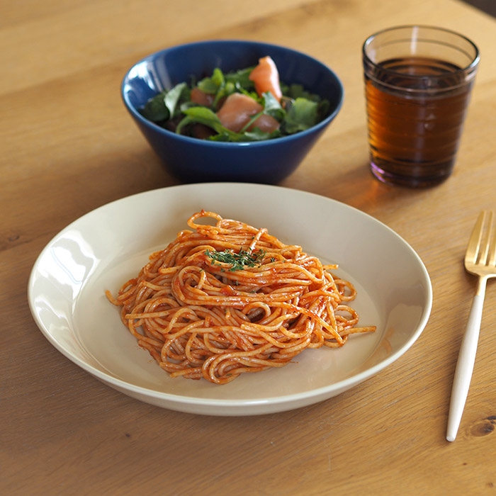 イッタラ ティーマ プレート 23cm リネン / iittala TEEMA | 食器と