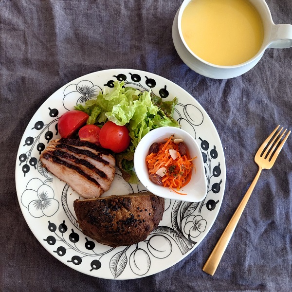 アラビア ブラック パラティッシ プレート 26cm / ARABIA Paratiisi