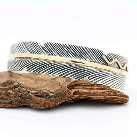 比べてみよう！インディアンジュエリーのフェザーバングル