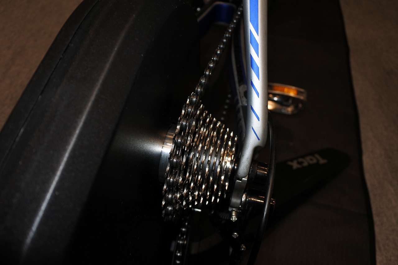 Tacx（タックス）【路面からの振動まで再現】Neo Smart （ネオスマート