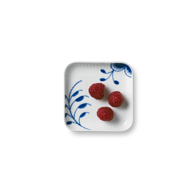 ブルーフルーテッド メガ スモール スクエアディッシュ 10cm|ロイヤル