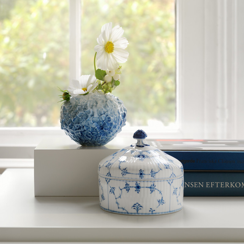 ブルーフルーテッド プレイン ボックス ラウンド|ロイヤル