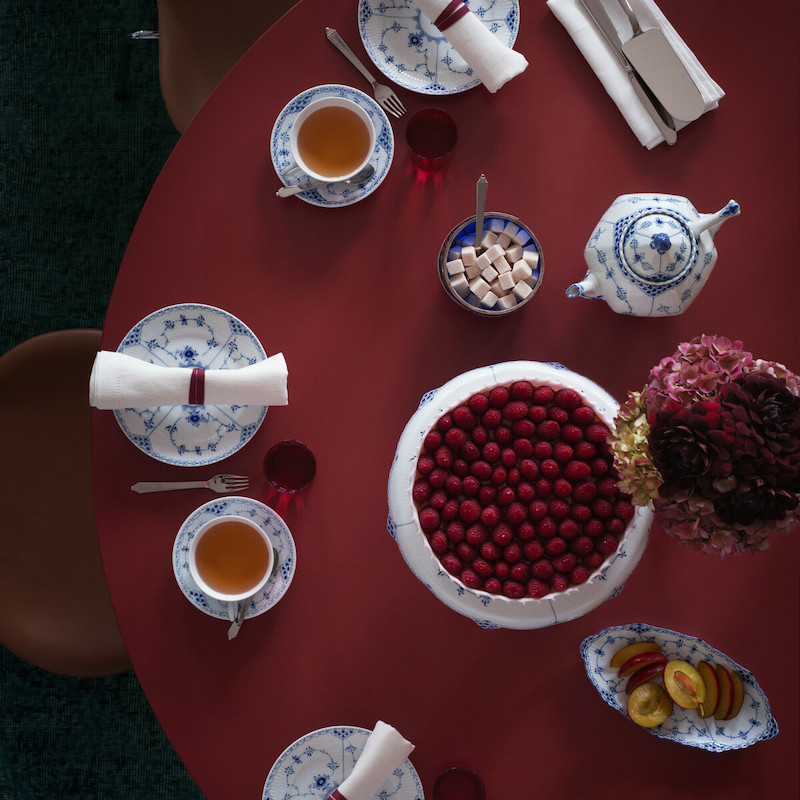 ブルーフルーテッド ハーフレース プレート 19cm|ロイヤル