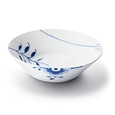 ブルーフルーテッド メガ ディーププレート 17cm|ロイヤル