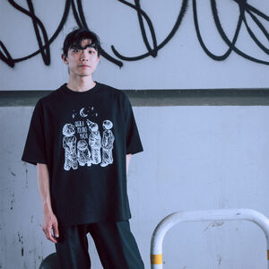 星をみる鯨“ T-shirt ブラック | ソニーミュージック公式オンライン