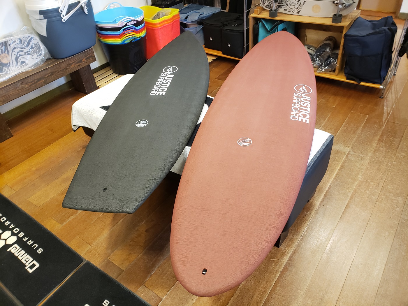 ジャスティスクロコダイルスキン一部入荷！ | 福岡でサーフィンする