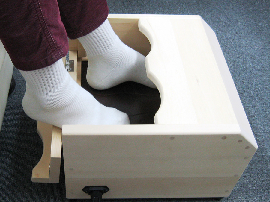 足温浴『あったかさん』 | 株式会社ラクトは水なし足湯・岩盤浴ベッド