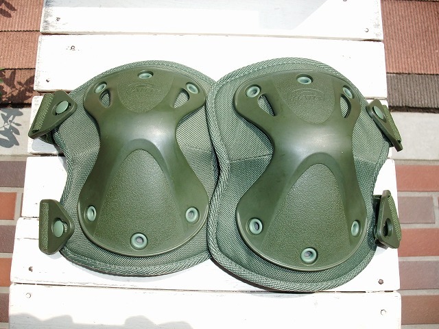 XTAK400ニーパッド(HATCH) ミリタリーグッズ、自衛隊グッズ、迷彩服の