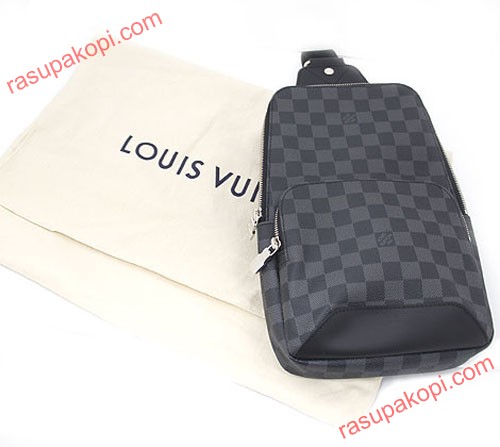 ルイヴィトン ダミエ グラフィット アヴェニュー スリングバッグ