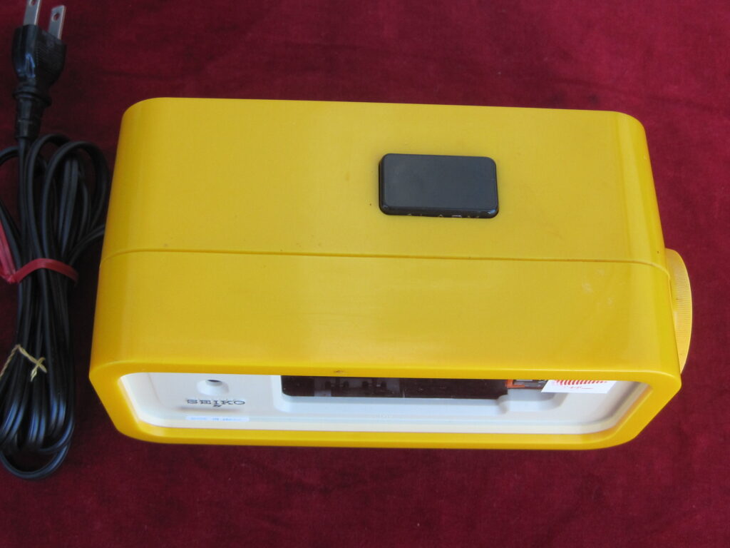 商品NO、K-325 SEIKO パタパタ時計 黄色 SOLDOUT | 骨董＆リサイクル