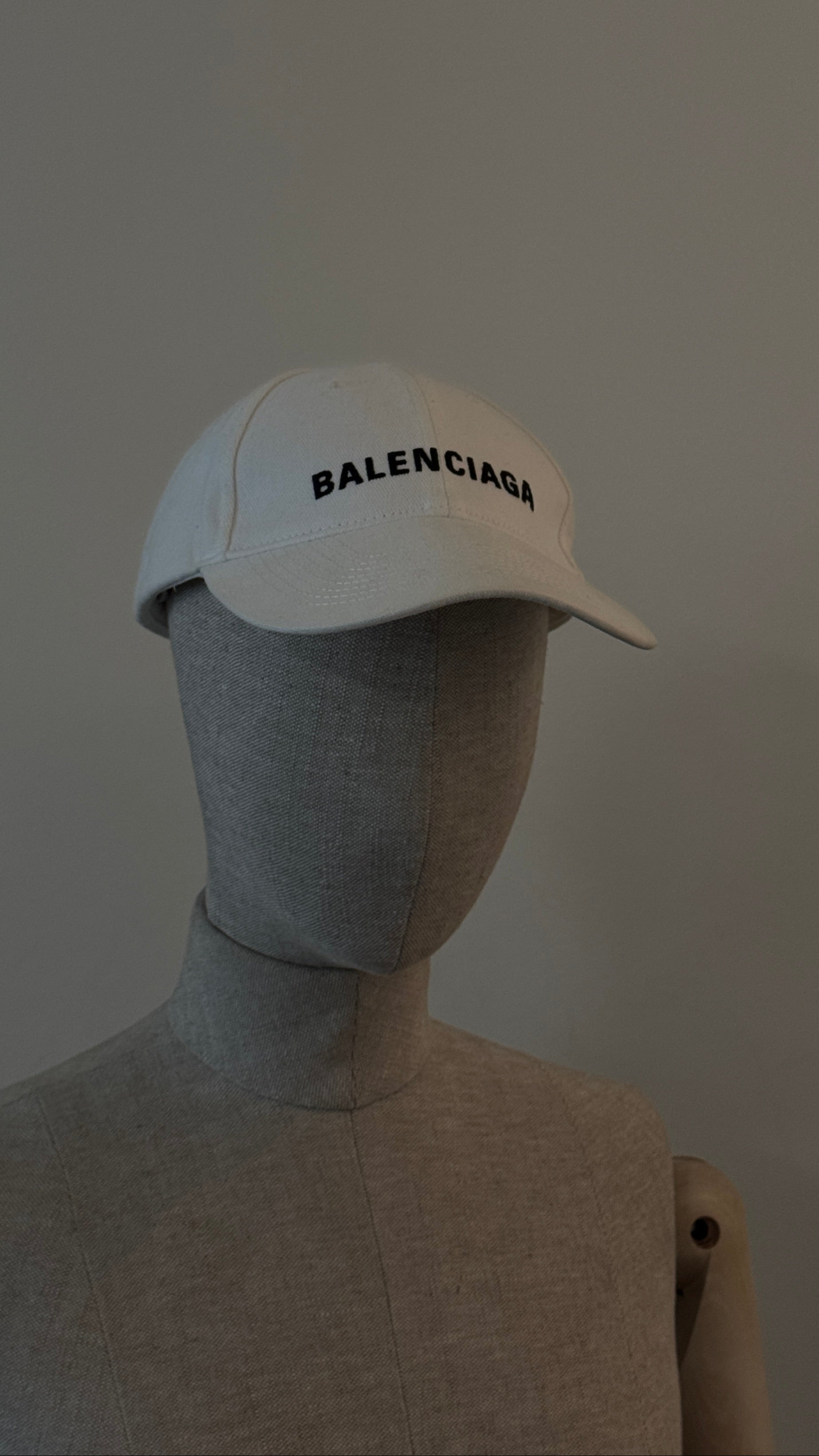 BALENCIAGA Archetype Cap White – REAWAKE