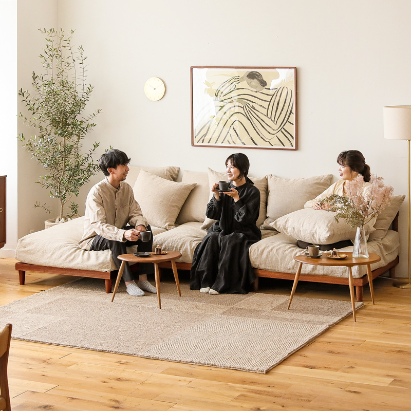 AGRAソファーのフレーム選びに迷ったら！ スタッフ宅事例とともに3