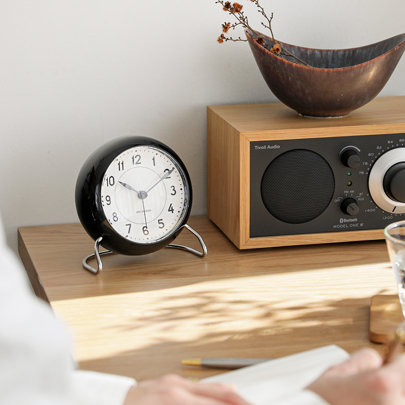 置き時計 アルネ・ヤコブセン ｜家具・インテリア通販 Re:CENO(リセノ)