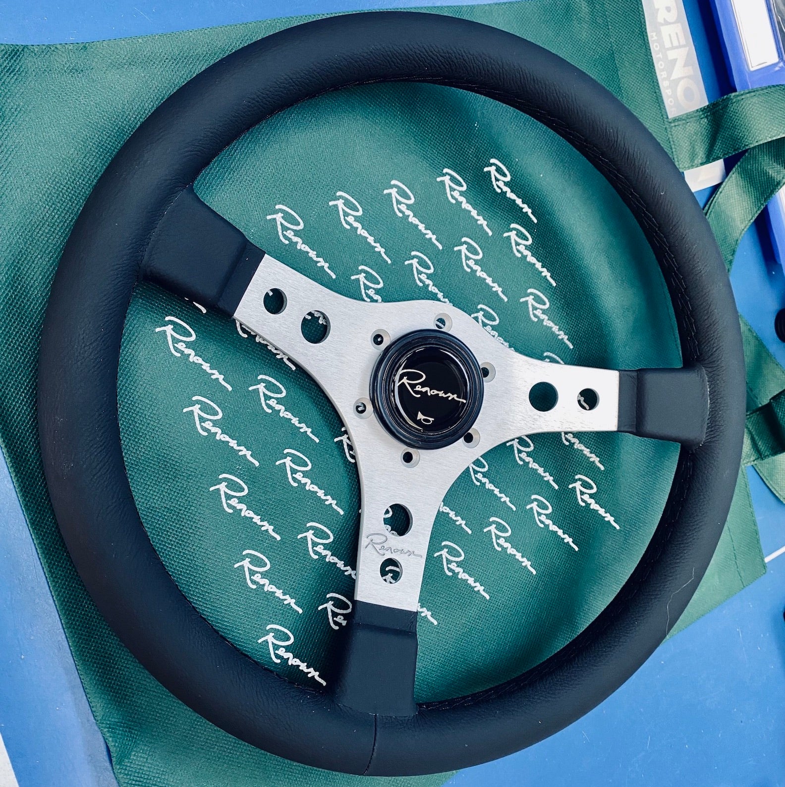 RenownRiversideSilverpptableSQ