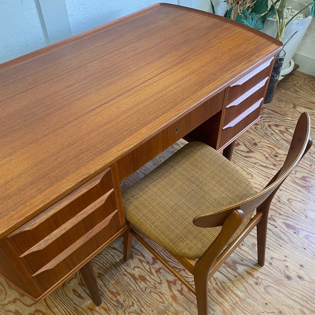 チーク材 両袖デスク 北欧デンマーク製 ヴィンテージ 中古 背面収納