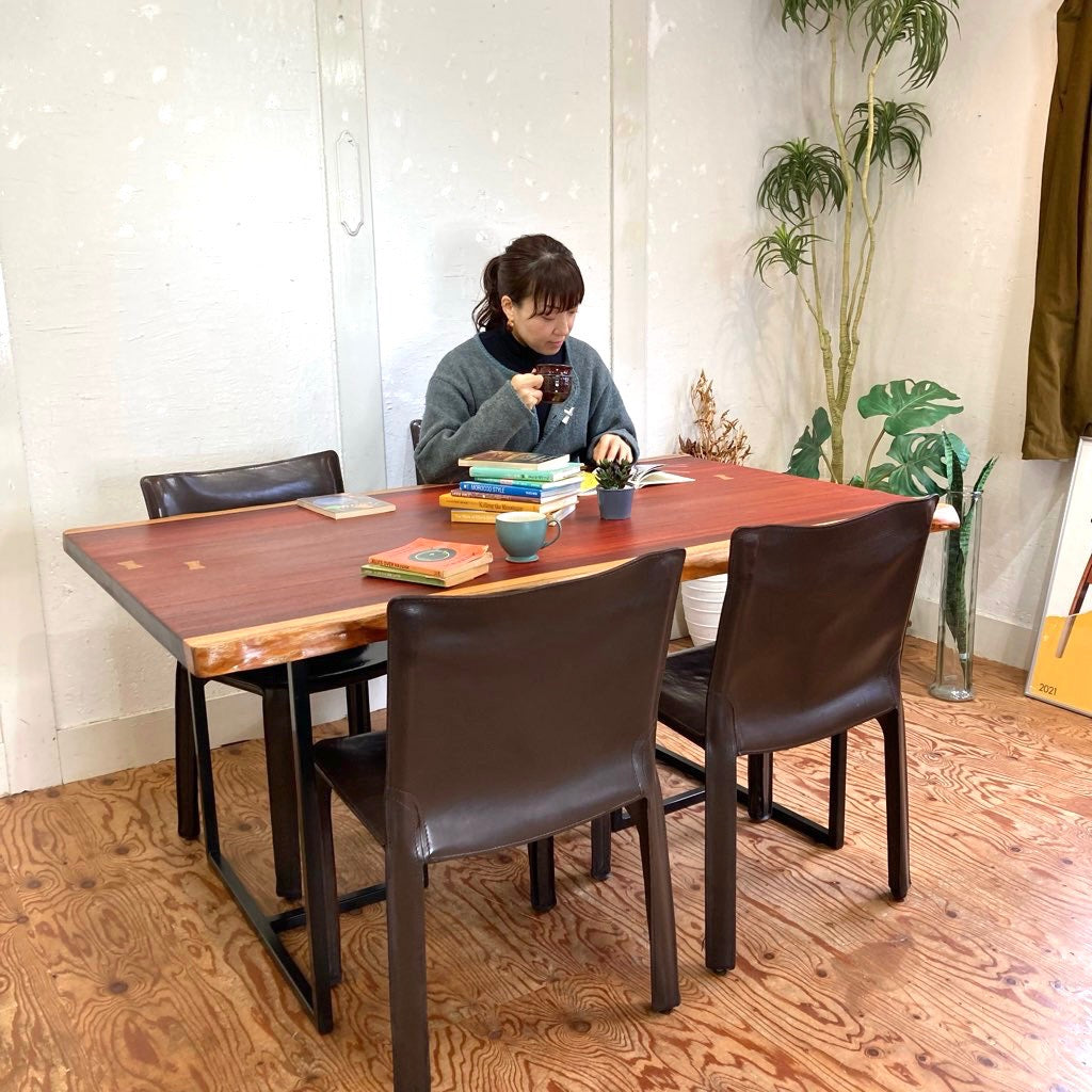 パドックの一枚板ダイニングテーブル 無垢材 リメイク家具 再生家具