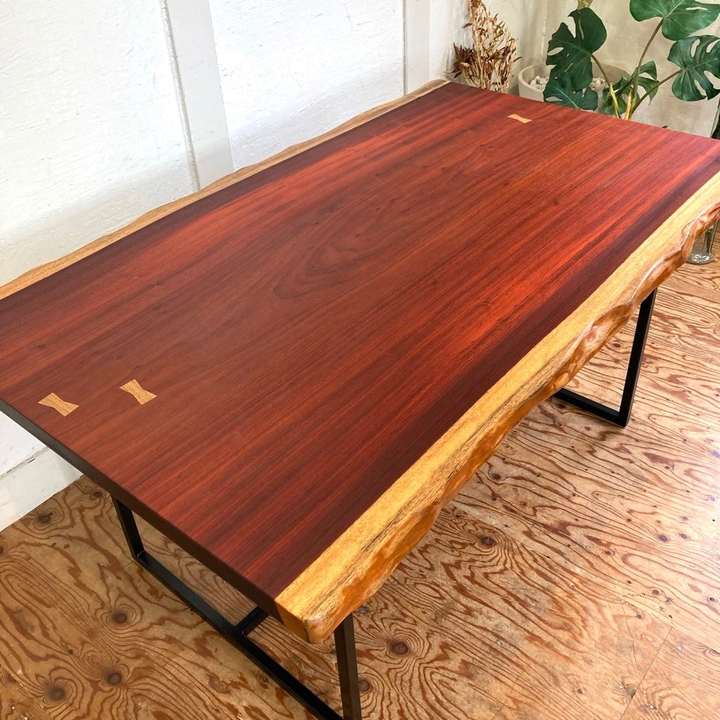 パドックの一枚板ダイニングテーブル 無垢材 リメイク家具 再生家具