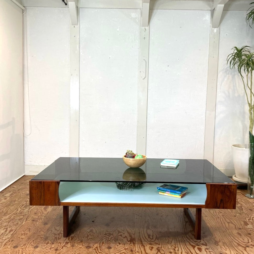 ブルクスボ BRUKSBO ローズウッド材 ガラストップコーヒーテーブル