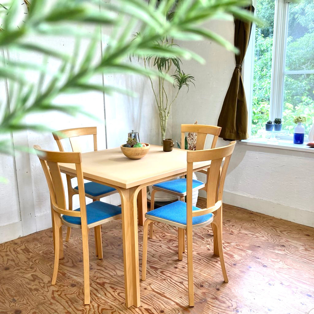 マグナス・オルセン / MAGNUS OLESEN ダイニングテーブル デンマーク