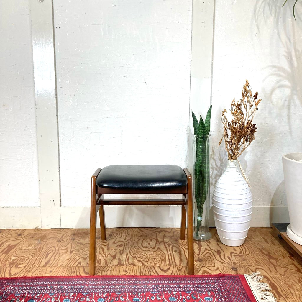 カリモク60 / karimoku スタッキングスツール スタンダードブラック