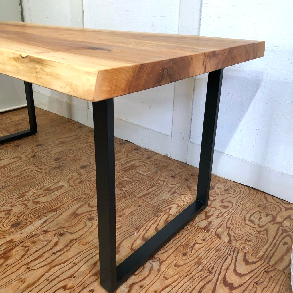 トチの一枚板ダイニングテーブル 無垢材 リメイク家具 再生家具