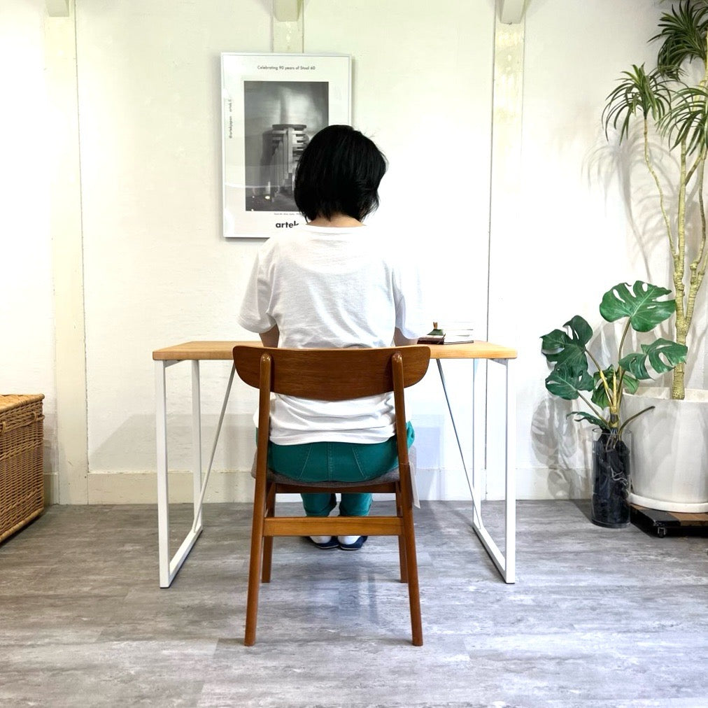 イクスス / ikususu デスク 机 アルダー無垢材 スチール脚 ホワイト