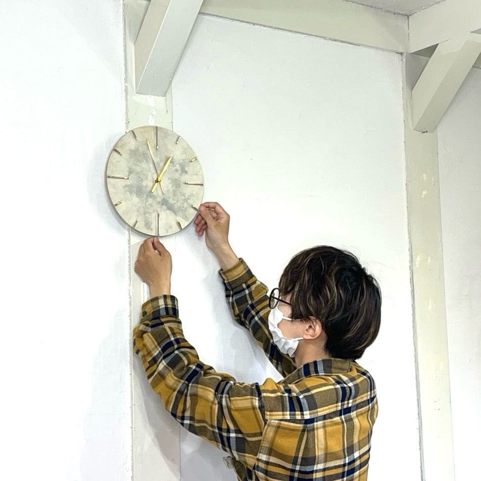 レムノス / Lemnos クエィント / Quaint 斑紋純銀色 壁掛け時計 安積伸