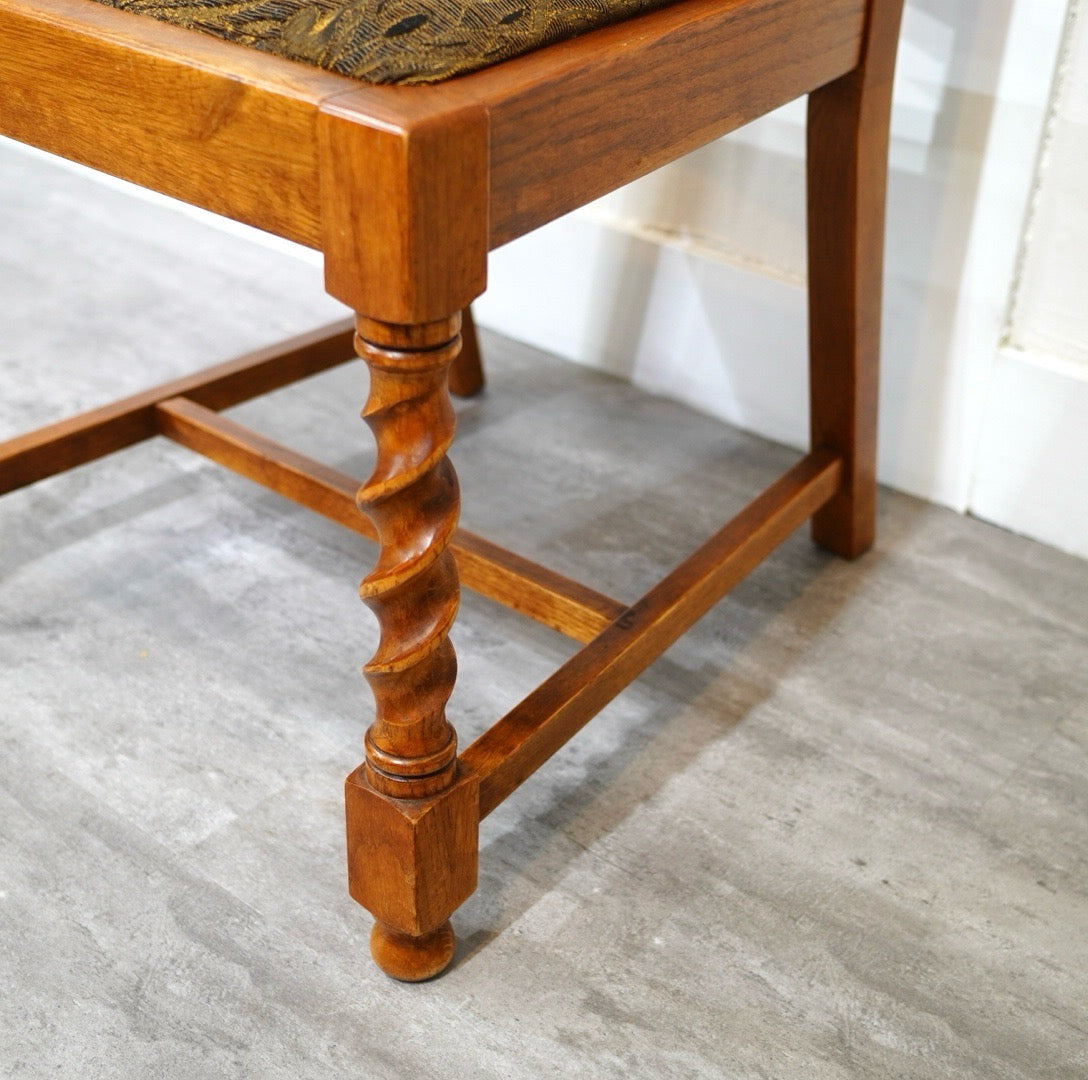 クラシックスタイル ダイニングチェア ツイストレッグ【アームレス