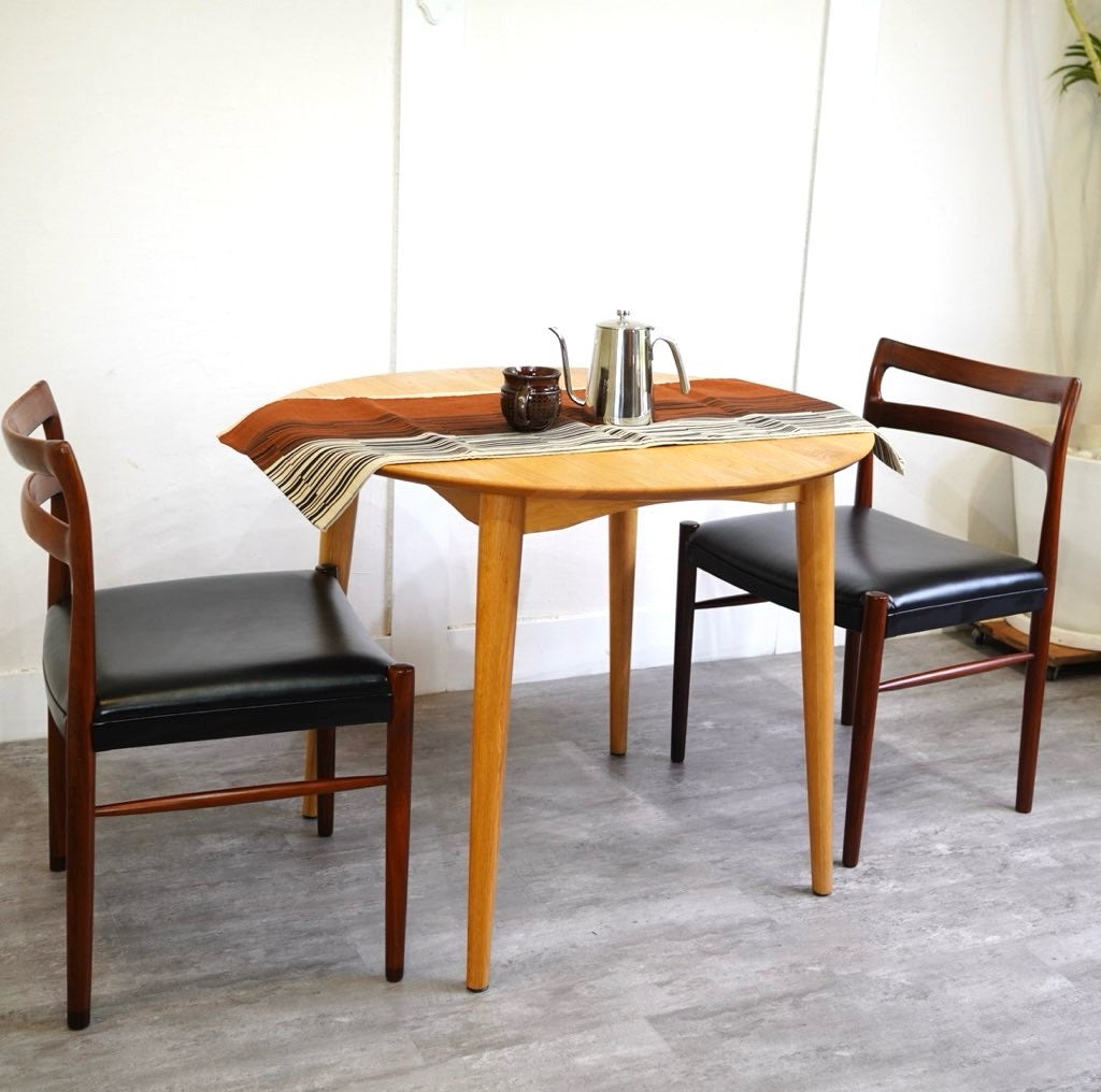 IDC大塚家具 シネマ ダイニングテーブル ラウンドテーブル 中古 1人