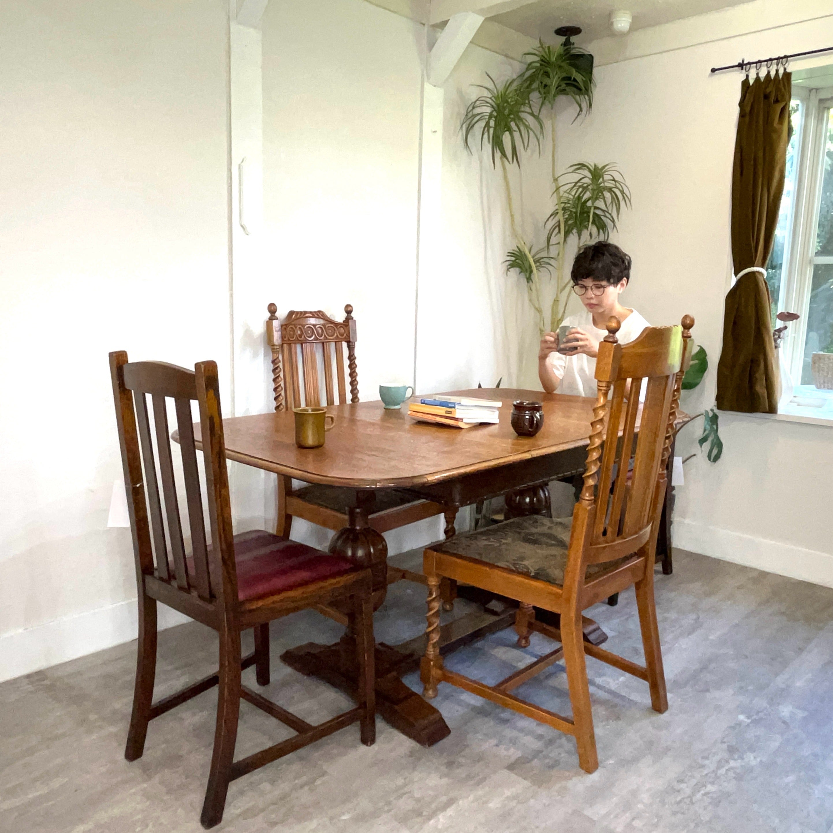 CELERITY パイナップルレッグ ドローリーフテーブル 伸長式ダイニング