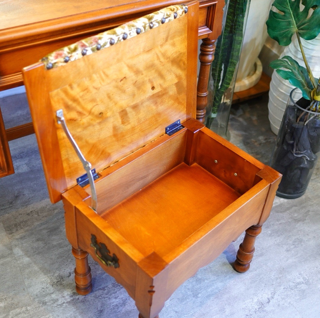 横浜ダニエル ドレッサー 収納付スツール付 化粧台 中古 カバ桜 国産