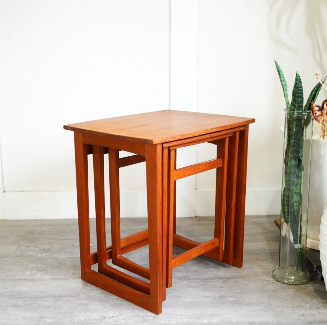 イギリスヴィンテージ 英国 ネストテーブル コーヒーテーブル チーク材