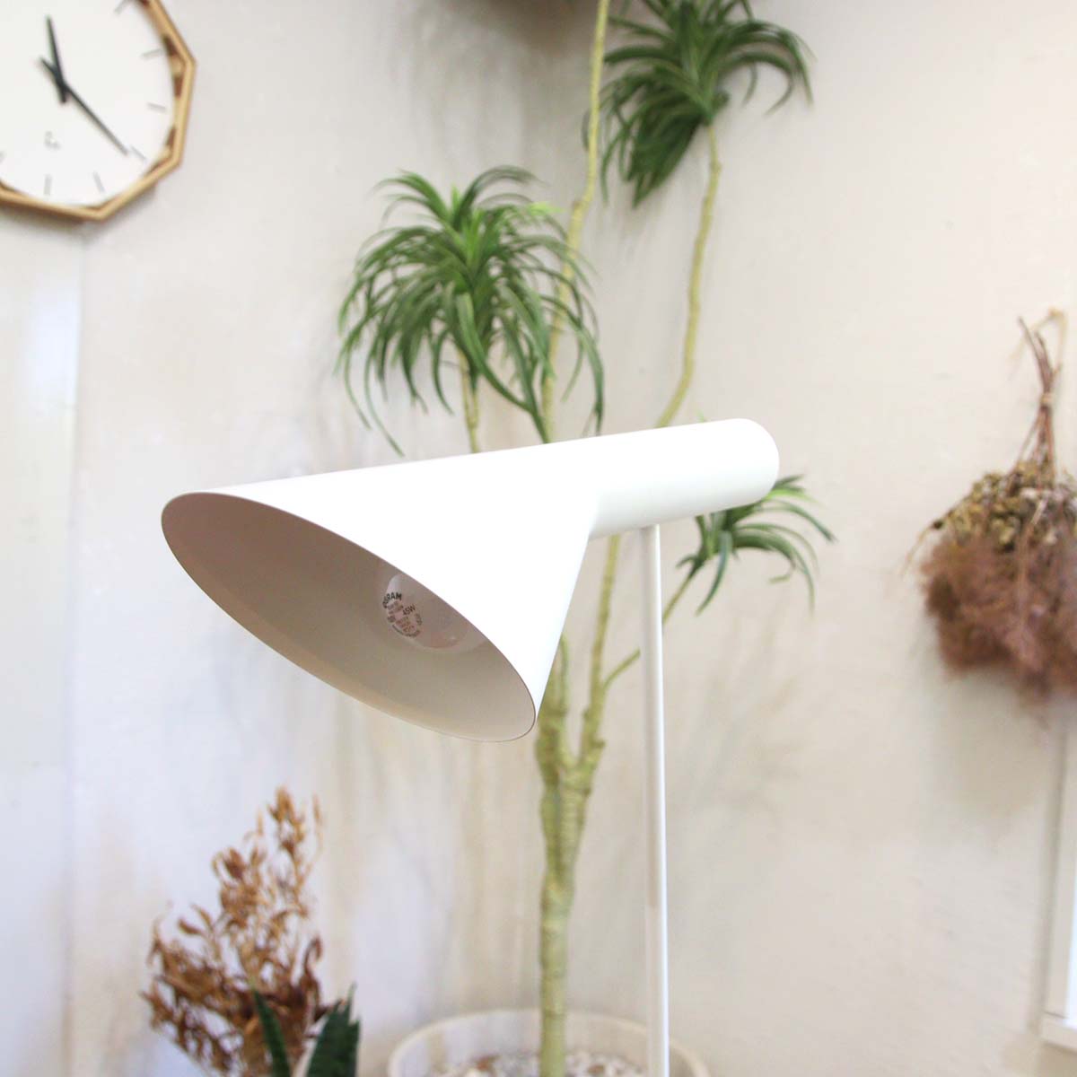 ルイスポールセン / Louis Poulsen AJフロア フロアランプ ホワイト