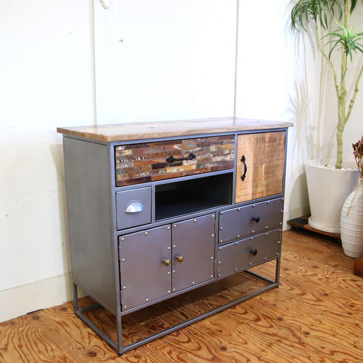 カレ / KARE メブサオショート キャビネット 収納 サイドボード 中古