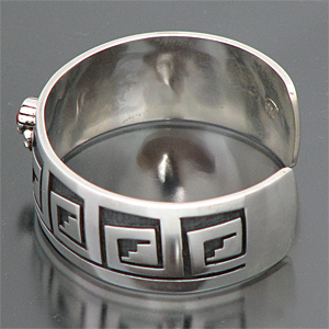 ホピ族 Trinidad Lucas/トリニダッド・ルカス フェザーモチーフ