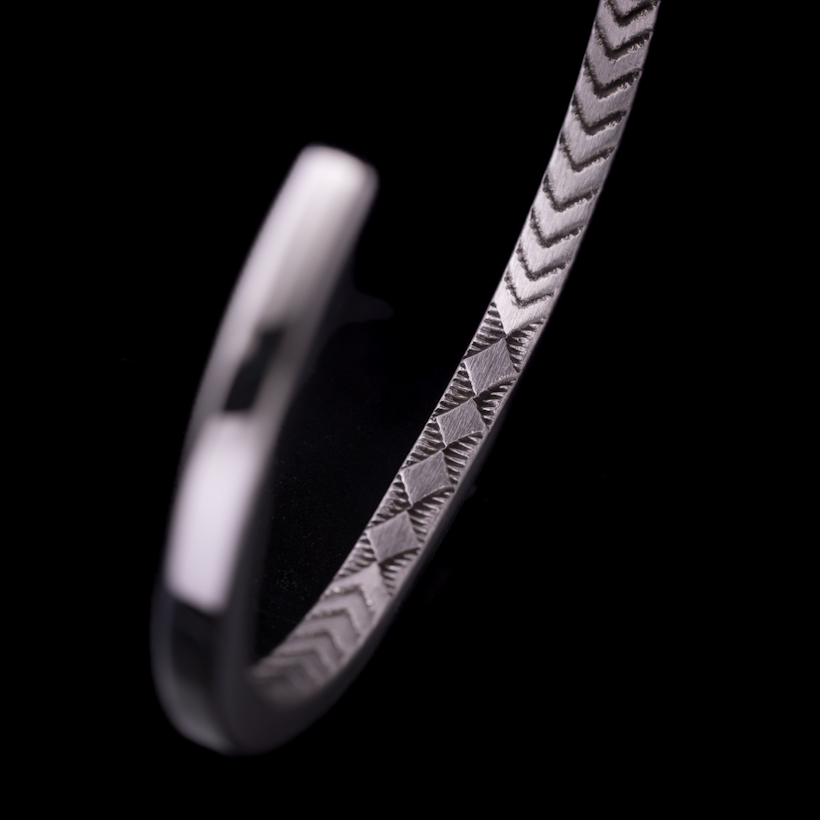 ナバホ族 Bruce Morgan #6SQ プレーン(SS)/4ダイヤ+アロー(SS