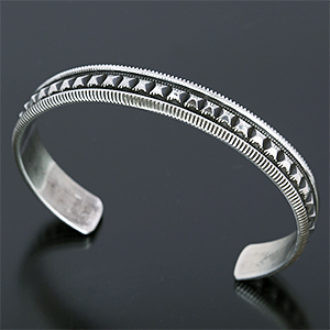 ナバホ族 Harrison Jim 3/8” スタッズスタンプ インゴットシルバー