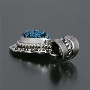 ナバホ族 Kevin Ramone キングマン スタンプ ペンダント 【送料無料】