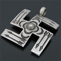 ナバホ族 Sunshine Reeves スワスティカ スタンプワーク ペンダント