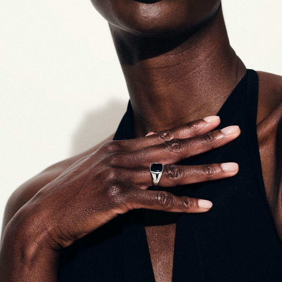 TOMWOOD - Kay Ring Blue Hawk Eye / シグネットリング (ブルー