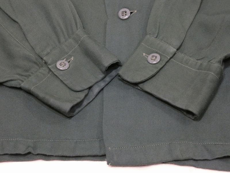 40s 50s ARROW BLANK PLAIN GREEN RAYON GABARDINE SQUARE SHIRT with