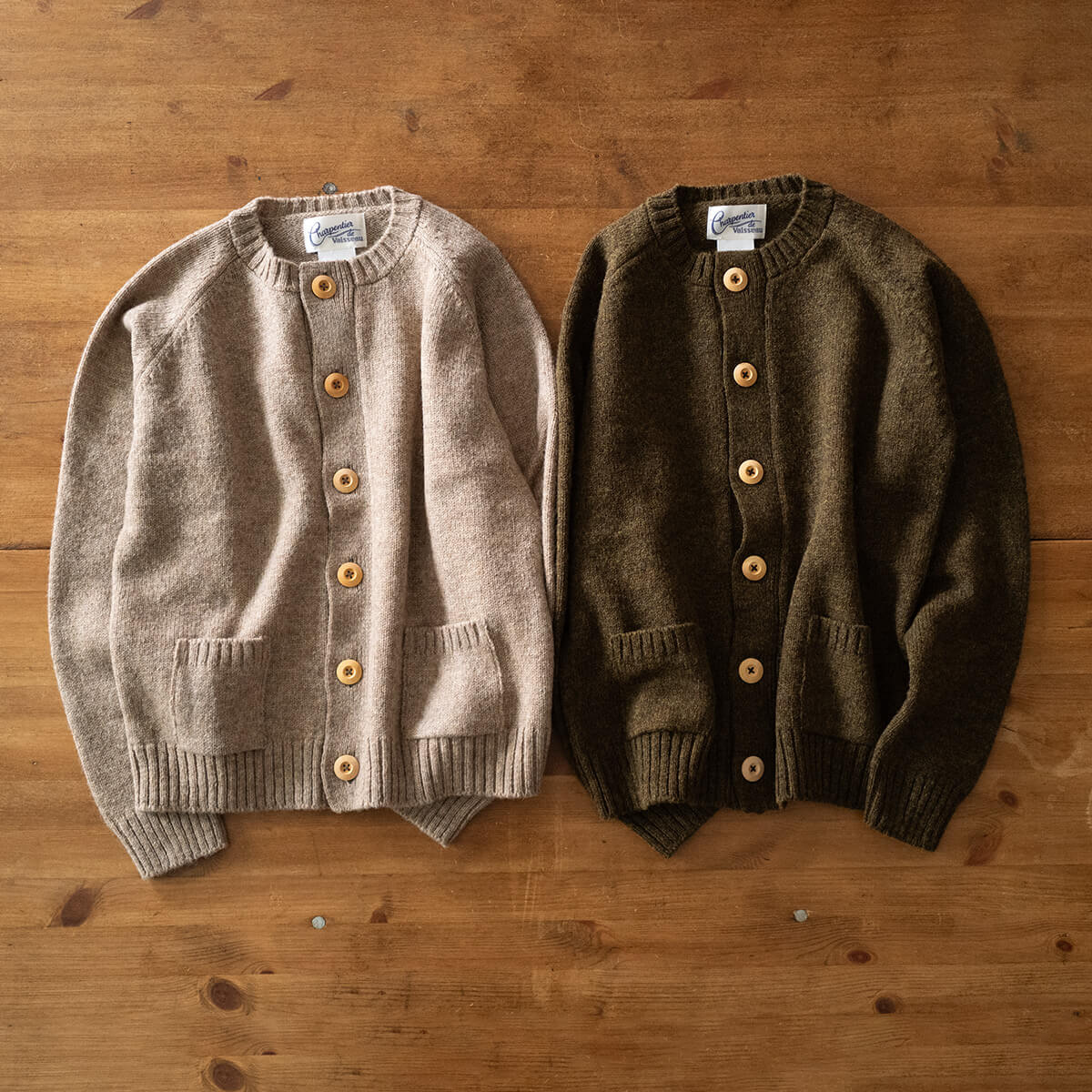 Charpentier de Vaisseau Katie Crew Neck Knit Cardiganが入荷しました。