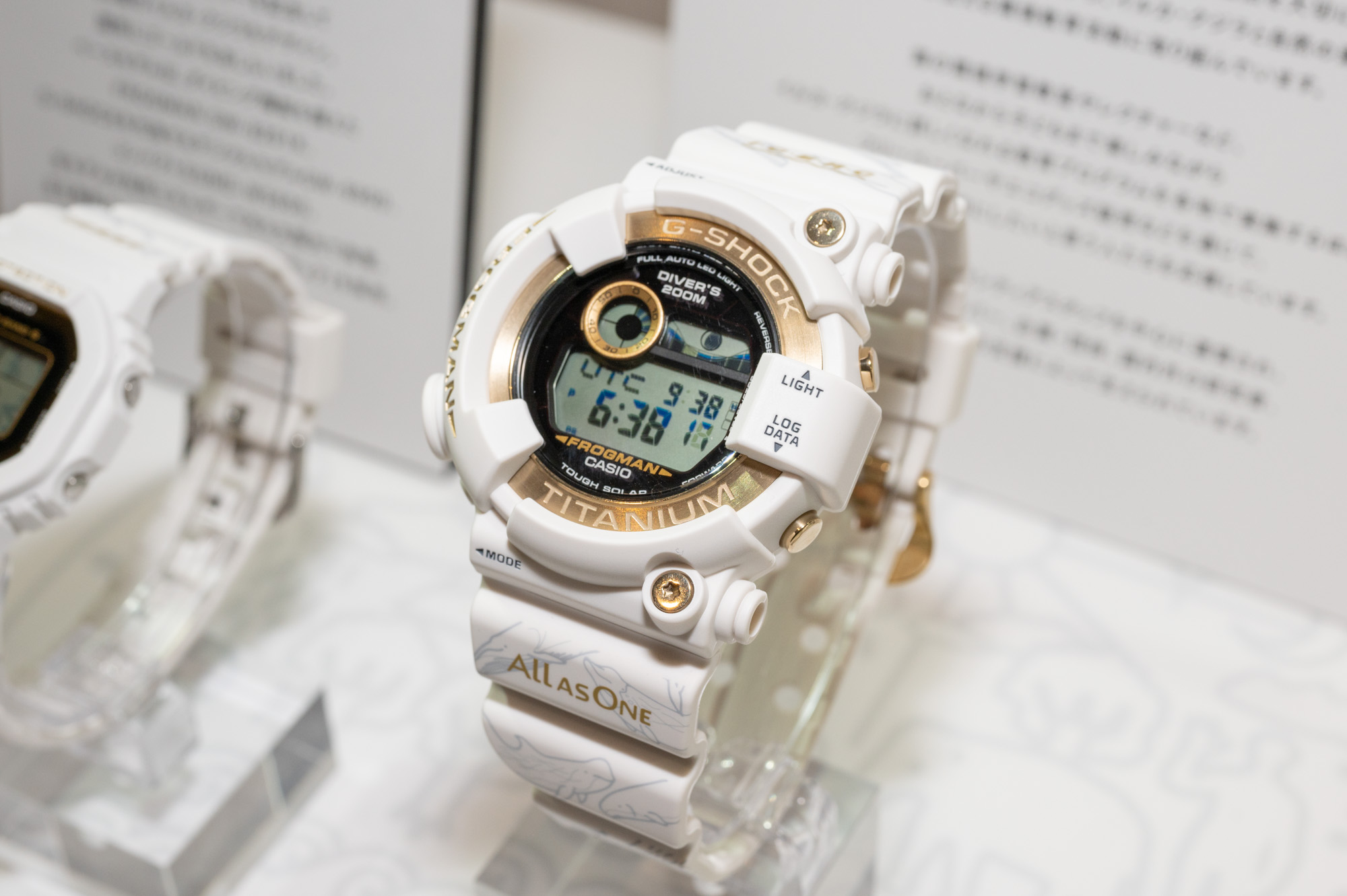 G-SHOCK、ホワイト×ゴールドの「イルクジ」30周年モデル - Impress Watch
