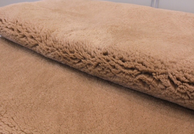 ムートンシーツ 最高級 毛長35mm 巻き毛 日本ムートン ｜岐阜県寝装の