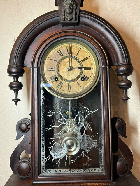 昔懐かしいアンティーク柱時計をお届け|WATERBURY