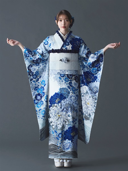 akmx181 正絹 振袖 白/藍色 パールトーン加工 13号 花柄 青×白 大きめ