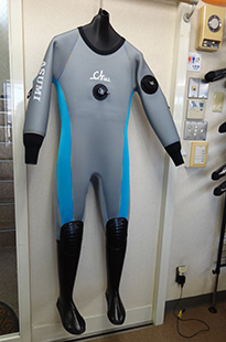 ドライスーツ - フルオーダーのウェットスーツ チコ