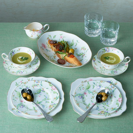 スウィート プラム オーバルディッシュ|WEDGWOOD公式オンラインストア