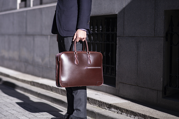 Wマチブリーフケース・WEBBER（ウェーバー）についてのお話