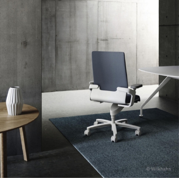 Office chairs in White. | Products - 製品 | Wilkhahn Japan